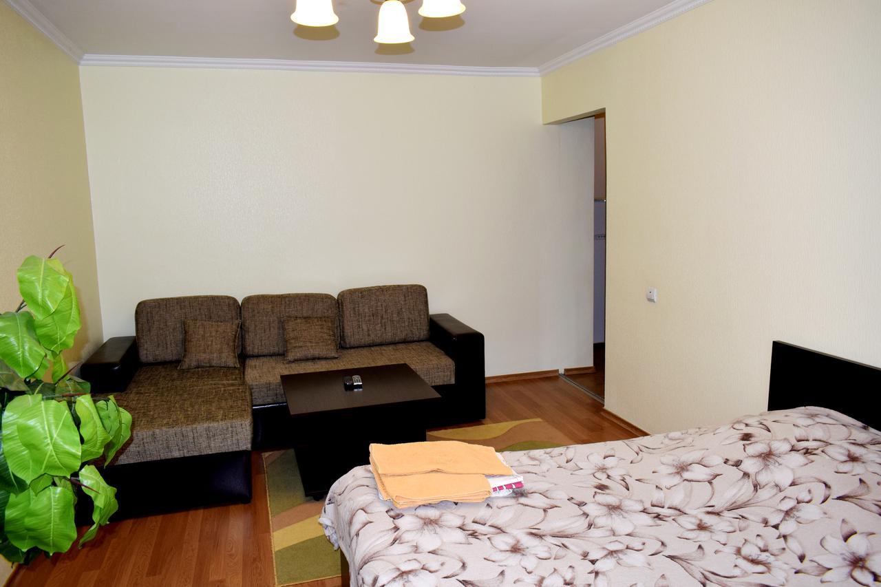 Apartment On Krushelnitskoy 73 Rivne Ngoại thất bức ảnh